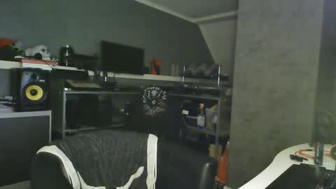 Snapshot of ruffi77 chatting on January 18, 2025, 5:48 pm Chico que rico Caliente online show from January 18, 2025, 5:48 pm