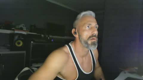 Snapshot of ruffi77 chatting on January 29, 2025, 2:09 am Chico que rico Caliente online show from January 29, 2025, 2:09 am