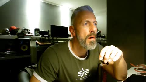 Snapshot of ruffi77 chatting on February 23, 2025, 6:23 pm Chico que rico Caliente online show from February 23, 2025, 6:23 pm