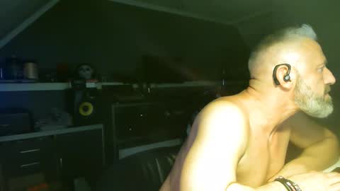 Snapshot of ruffi77 chatting on October 17, 2025, 12:25 am Chico que rico Caliente online show from October 17, 2025, 12:25 am