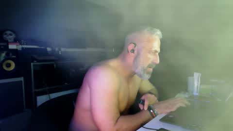 Snapshot of ruffi77 chatting on March 25, 2026, 9:26 am Chico que rico Caliente online show from March 25, 2026, 9:26 am