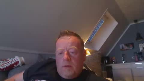 Snapshot of runepetter chatting on May 16, 2026, 8:18 pm bignorwegian online show from May 16, 2026, 8:18 pm