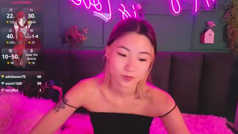 Snapshot of runi_asian chatting on July 15, 2026, 1:33 am Runi online show from July 15, 2026, 1:33 am