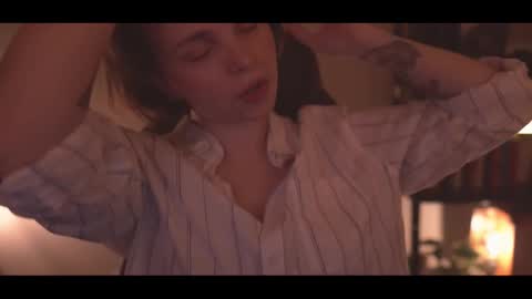 Snapshot of running_with_the_wolves chatting on November 15, 2025, 10:37 pm Elena online show from November 15, 2025, 10:37 pm