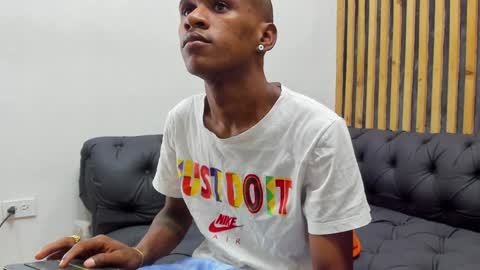 Snapshot of runnyx_09 chatting on December 29, 2024, 11:07 am Runnix online show from December 29, 2024, 11:07 am