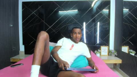 Snapshot of runnyx_09 chatting on September 24, 2025, 9:29 pm Runnix online show from September 24, 2025, 9:29 pm