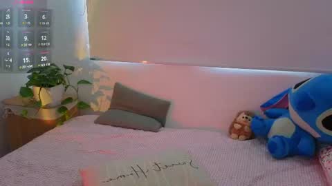 Lorenn online show from July 13, 2026, 9:17 pm