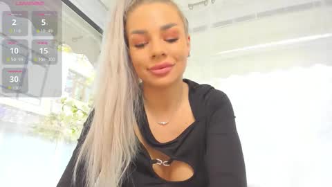 Snapshot of russian_ava chatting on November 6, 2025, 9:32 am Ava online show from November 6, 2025, 9:32 am