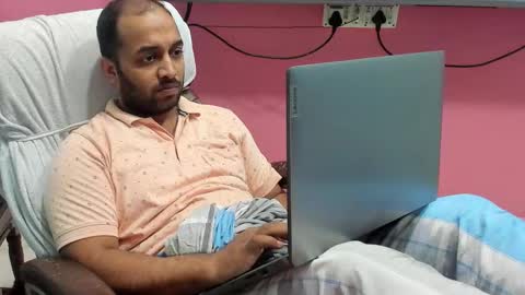 rwb17 online show from November 1, 2025, 4:31 pm