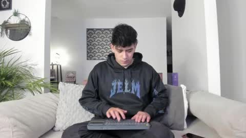 Snapshot of ryan_clark_ chatting on May 21, 2026, 2:40 am Ryan online show from May 21, 2026, 2:40 am