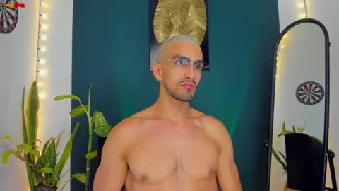 Snapshot of ryan_doyle chatting on September 23, 2025, 12:57 am Ryan independent model online show from September 23, 2025, 12:57 am