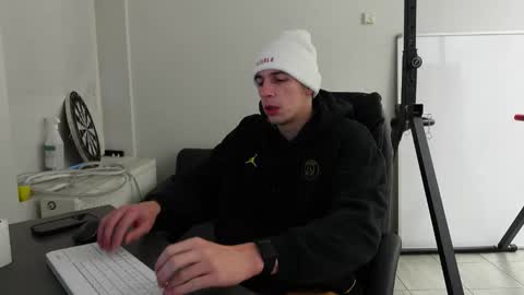 Snapshot of ryan_dozer chatting on November 30, 2025, 7:01 am RYAN DOZER online show from November 30, 2025, 7:01 am