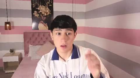 Snapshot of ryan_valentino chatting on July 1, 2026, 2:07 pm ryan valentino online show from July 1, 2026, 2:07 pm