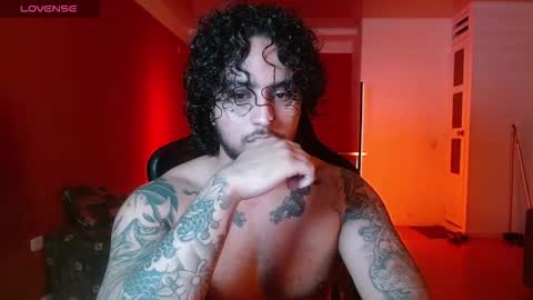 Snapshot of ryan_warren18 chatting on October 29, 2025, 6:37 am RYAN online show from October 29, 2025, 6:37 am