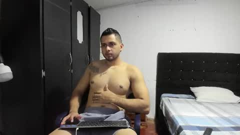 ryan_xc1 online show from October 14, 2025, 1:28 am