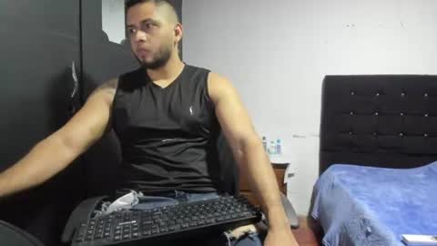 ryan_xc1 online show from July 9, 2026, 2:37 am
