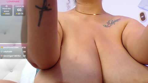 Snapshot of ryanastone_ chatting on January 8, 2025, 1:42 am Hanna online show from January 8, 2025, 1:42 am