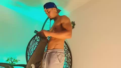 Snapshot of ryangreys01 chatting on October 25, 2025, 3:36 am Ryan online show from October 25, 2025, 3:36 am