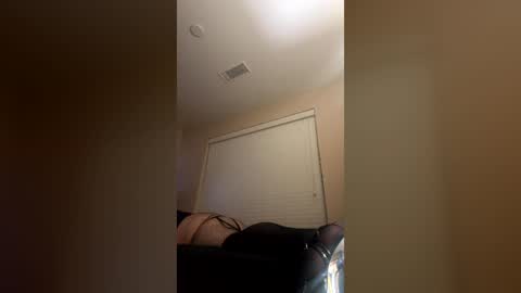 ryanlovesfishnets online show from July 20, 2026, 7:33 am
