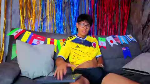 ryann_wolf online show from June 11, 2026, 9:02 pm