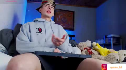 Ryannhill  online show from February 19, 2026, 8:43 am