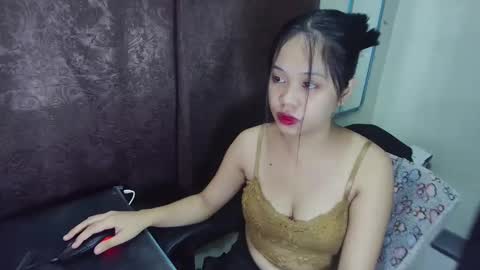 Snapshot of rylee_beau chatting on December 17, 2024, 9:38 pm Beau Angel online show from December 17, 2024, 9:38 pm