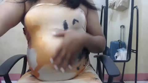 rylle_asian online show from December 1, 2025, 5:34 am