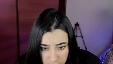 S H A R O N model independient online show from March 6, 2025, 5:43 pm