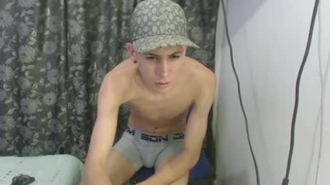 Snapshot of saam_hott_ chatting on January 17, 2025, 10:22 am saam_hott_ online show from January 17, 2025, 10:22 am