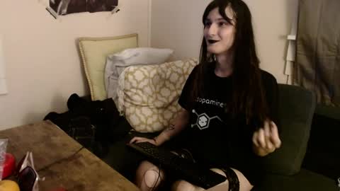 sabinewinters online show from April 10, 2026, 2:06 am