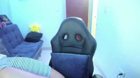 Snapshot of sabrina_chester_02 chatting on December 6, 2024, 12:45 am Angie online show from December 6, 2024, 12:45 am