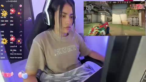 Snapshot of sabrina_chester_02 chatting on November 22, 2025, 6:40 pm Angie online show from November 22, 2025, 6:40 pm