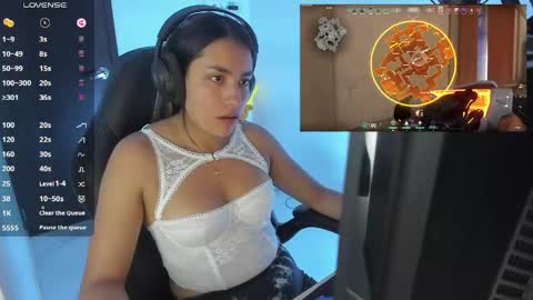 Snapshot of sabrina_chester_02 chatting on May 19, 2026, 12:38 am Angie online show from May 19, 2026, 12:38 am