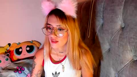 Snapshot of sabrina_cole chatting on October 22, 2025, 4:13 am . Sabrina Cole . online show from October 22, 2025, 4:13 am