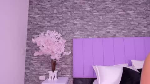 sabrina_f0xx online show from May 5, 2026, 5:54 pm