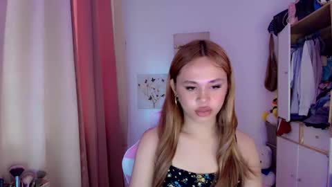 sabrina_hottyxx online show from April 14, 2026, 3:23 am