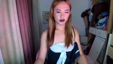sabrina_hottyxx online show from May 8, 2026, 2:33 pm