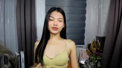 Snapshot of sabrina_maxx chatting on February 9, 2026, 10:14 pm Nadine online show from February 9, 2026, 10:14 pm