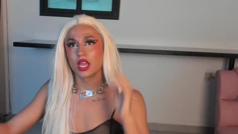 Snapshot of sabrina_rose__ chatting on January 12, 2025, 6:39 am Sabrina Rose online show from January 12, 2025, 6:39 am