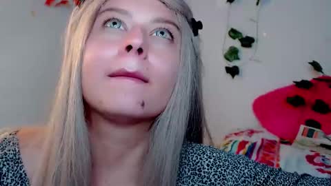 Snapshot of sabrinaexpositoxx chatting on March 1, 2025, 8:45 am SABRI online show from March 1, 2025, 8:45 am