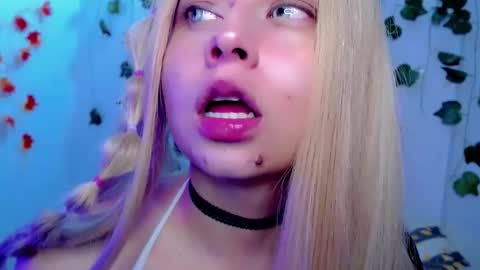 Snapshot of sabrinaexpositoxx chatting on March 7, 2025, 9:40 am SABRI online show from March 7, 2025, 9:40 am