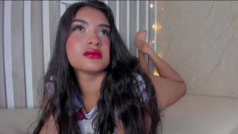 Snapshot of sabrinahims_ chatting on December 14, 2024, 12:33 am mariana online show from December 14, 2024, 12:33 am