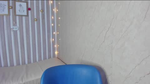 Snapshot of sabrinahims_ chatting on December 19, 2024, 8:55 pm mariana online show from December 19, 2024, 8:55 pm