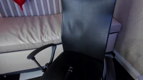 Snapshot of sabrinahims_ chatting on February 4, 2025, 2:28 am mariana online show from February 4, 2025, 2:28 am