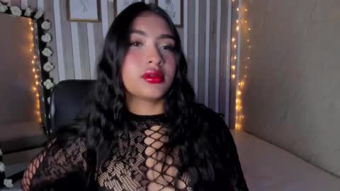 Snapshot of sabrinahims_ chatting on February 25, 2025, 9:13 pm mariana online show from February 25, 2025, 9:13 pm