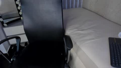 Snapshot of sabrinahims_ chatting on February 28, 2025, 1:47 am mariana online show from February 28, 2025, 1:47 am