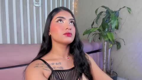 Snapshot of sabrinahims_ chatting on September 12, 2025, 9:37 pm mariana online show from September 12, 2025, 9:37 pm