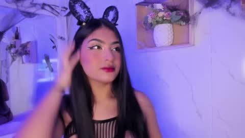 Snapshot of sabrinahims_ chatting on October 18, 2025, 3:31 am mariana online show from October 18, 2025, 3:31 am