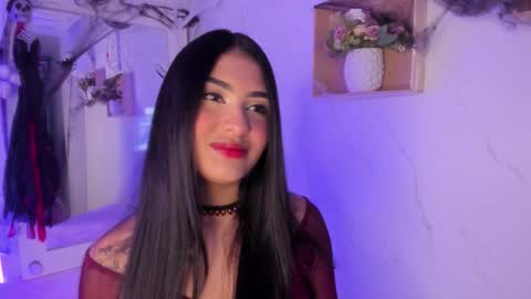 Snapshot of sabrinahims_ chatting on October 22, 2025, 2:45 am mariana online show from October 22, 2025, 2:45 am