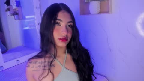 Snapshot of sabrinahims_ chatting on November 6, 2025, 5:30 am mariana online show from November 6, 2025, 5:30 am